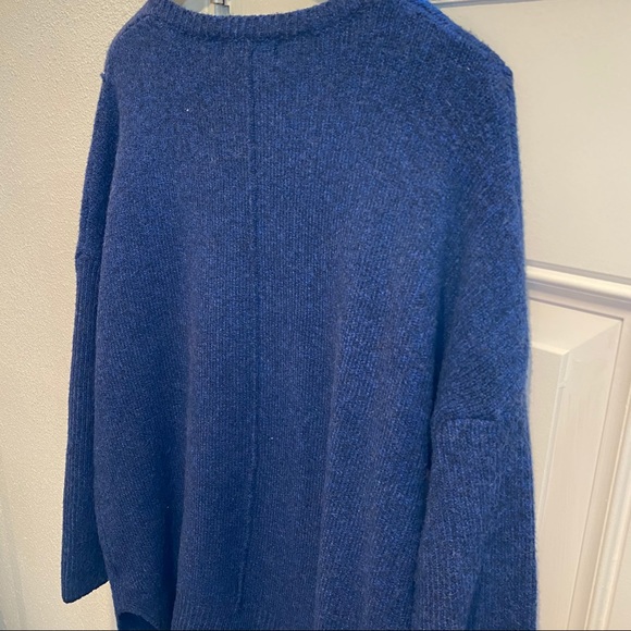 John + Jenn Sweater - Picture 6 of 7